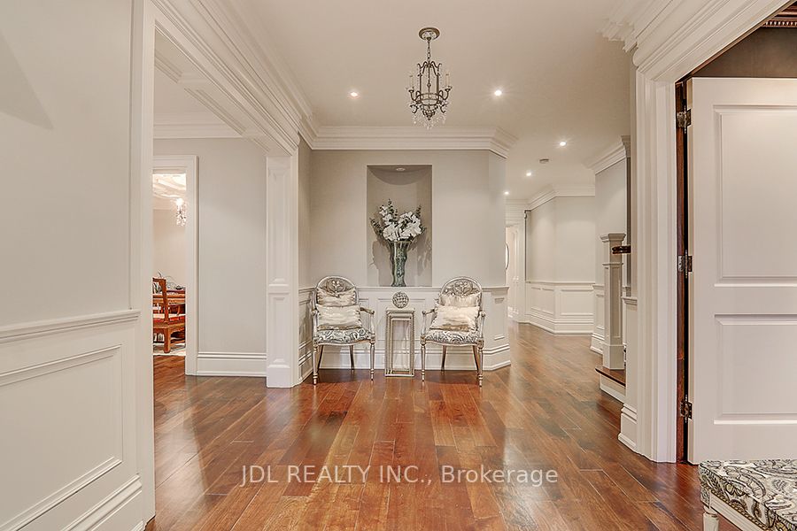 15 Castle Frank Cres