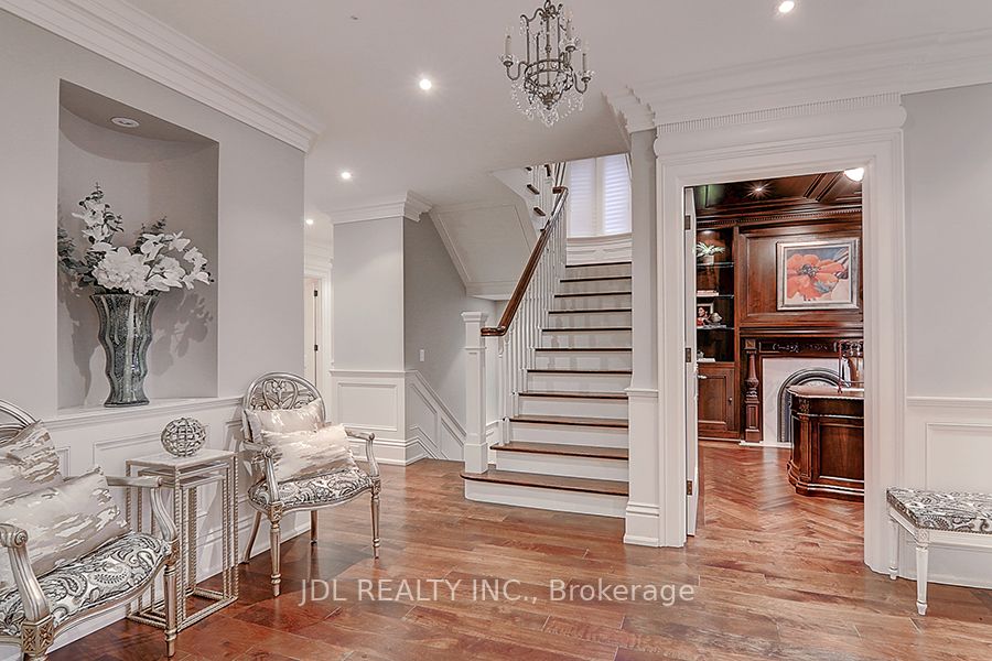 15 Castle Frank Cres