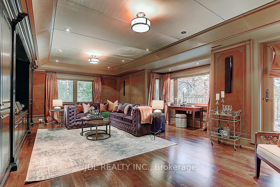 15 Castle Frank Cres