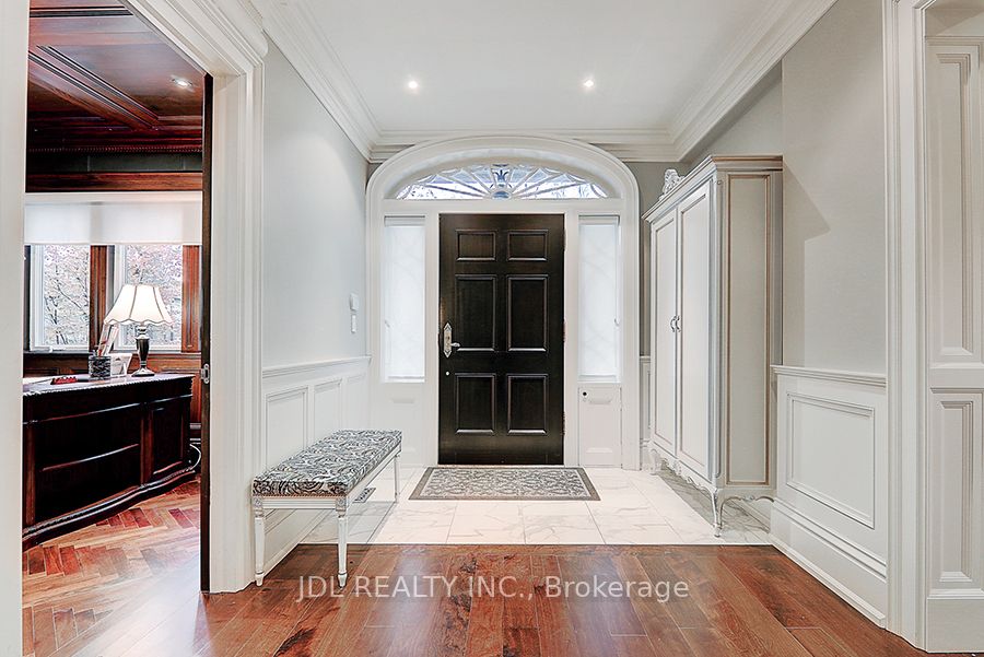 15 Castle Frank Cres