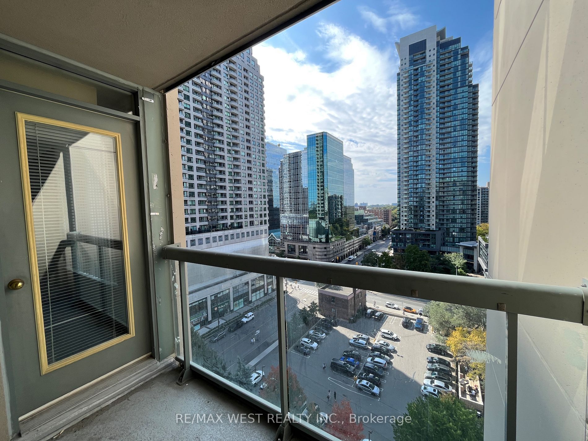 28 Empress Ave, #1716