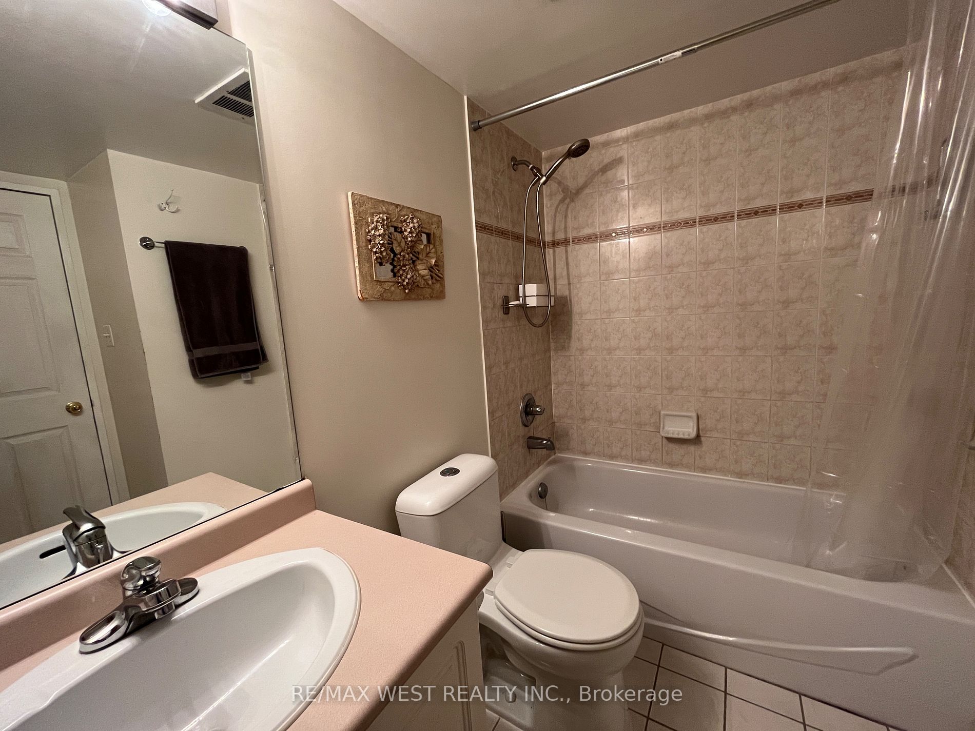 28 Empress Ave, #1716