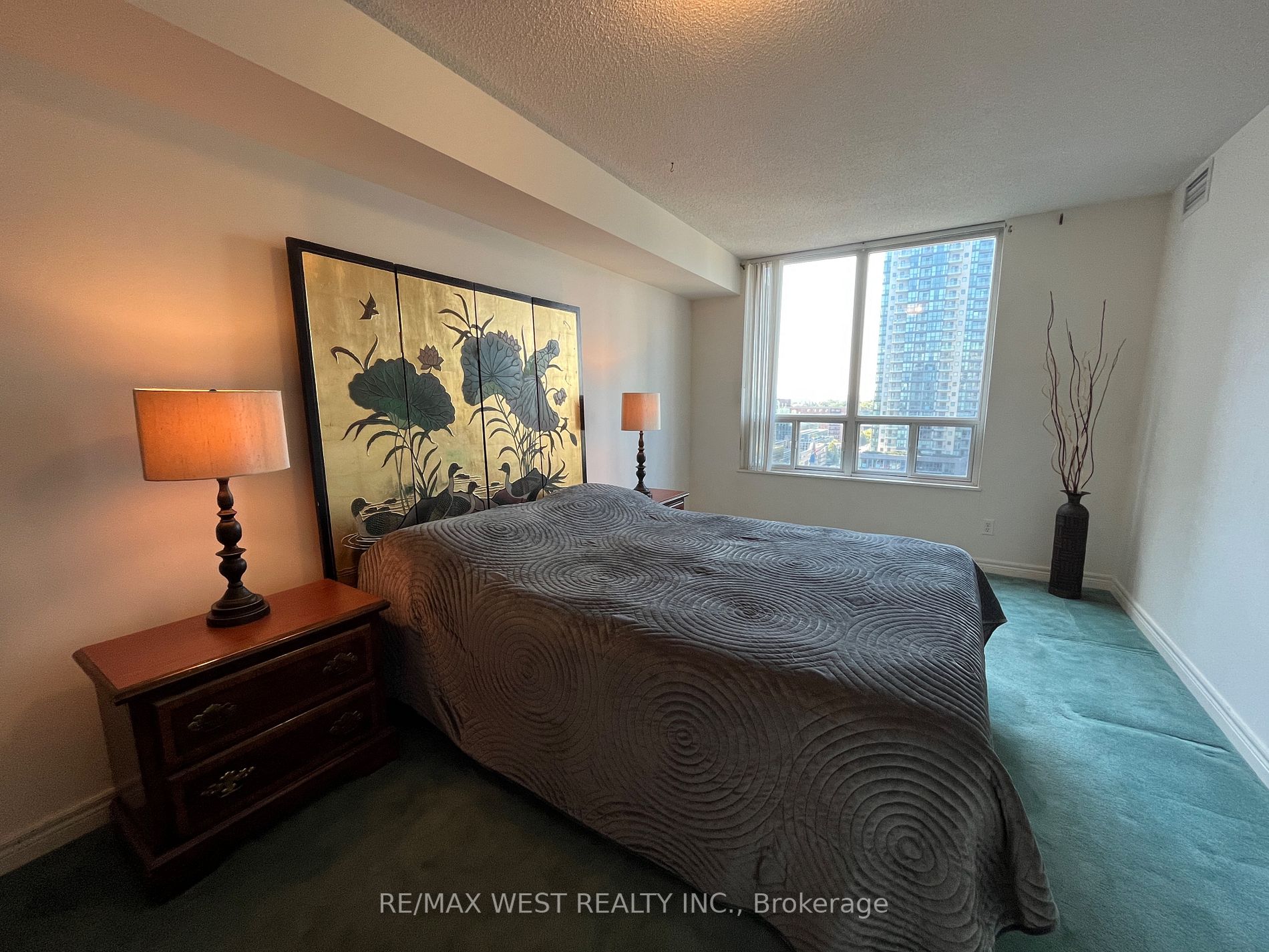 28 Empress Ave, #1716