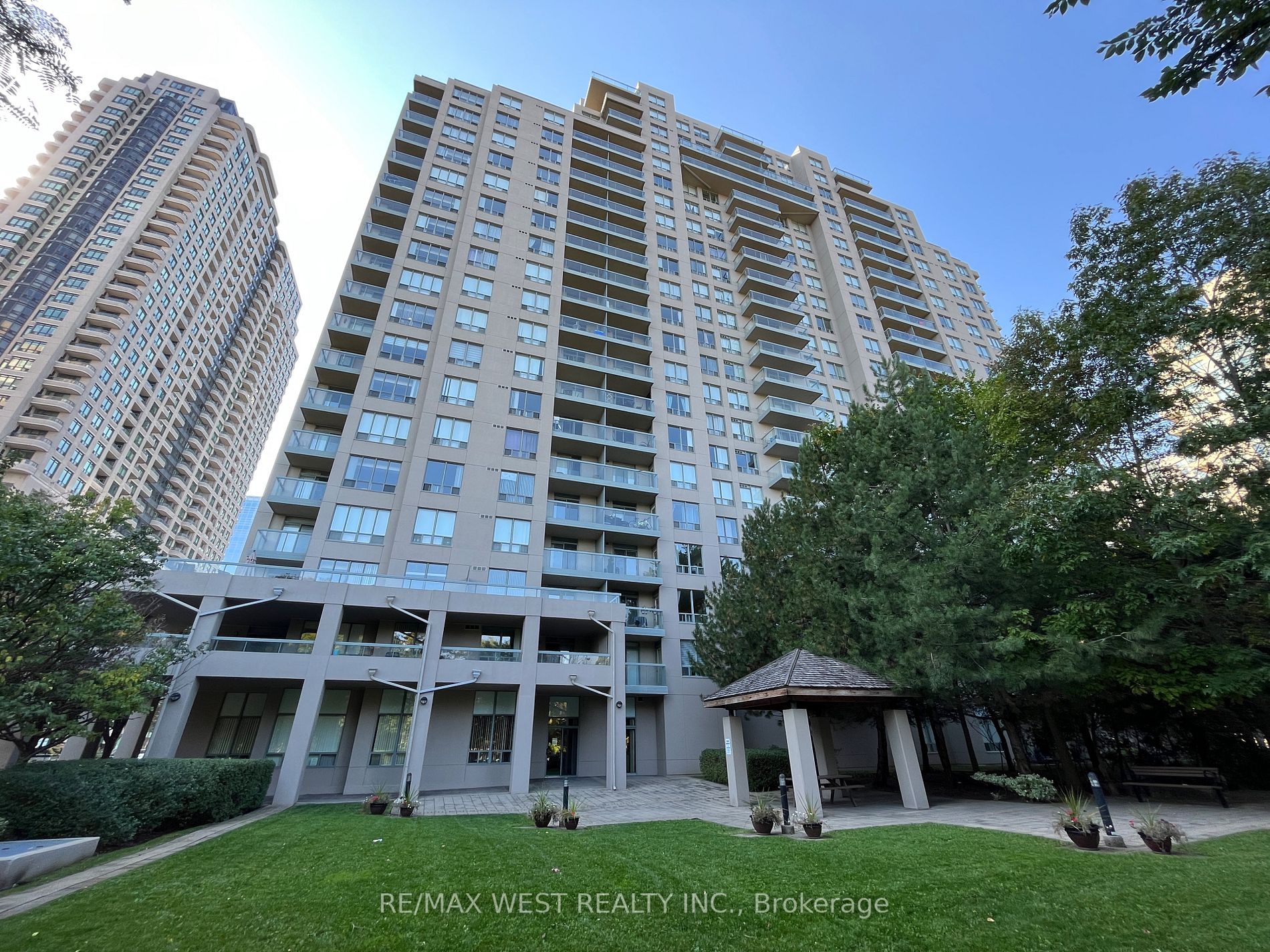 28 Empress Ave, #1716
