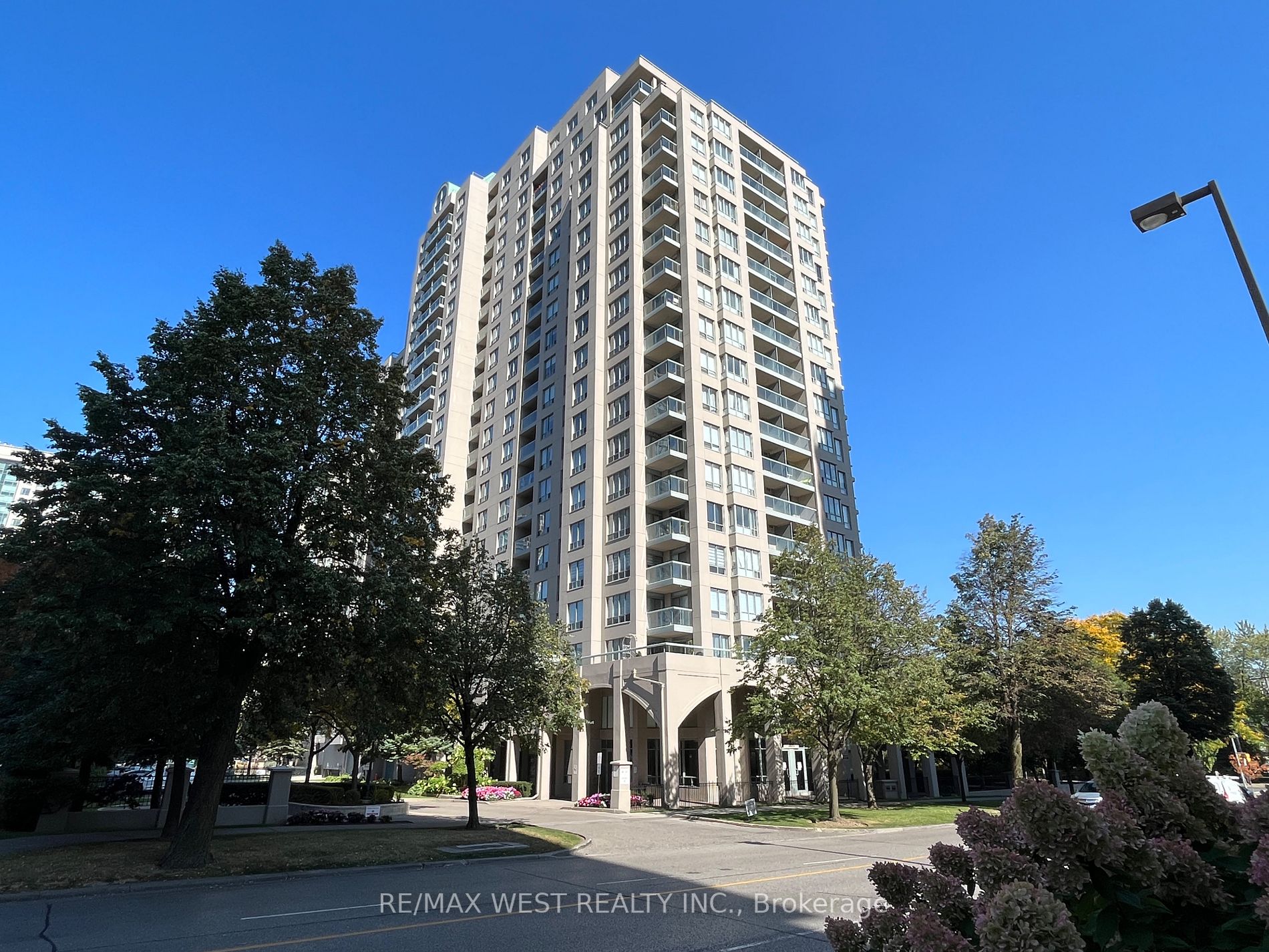 28 Empress Ave, #1716