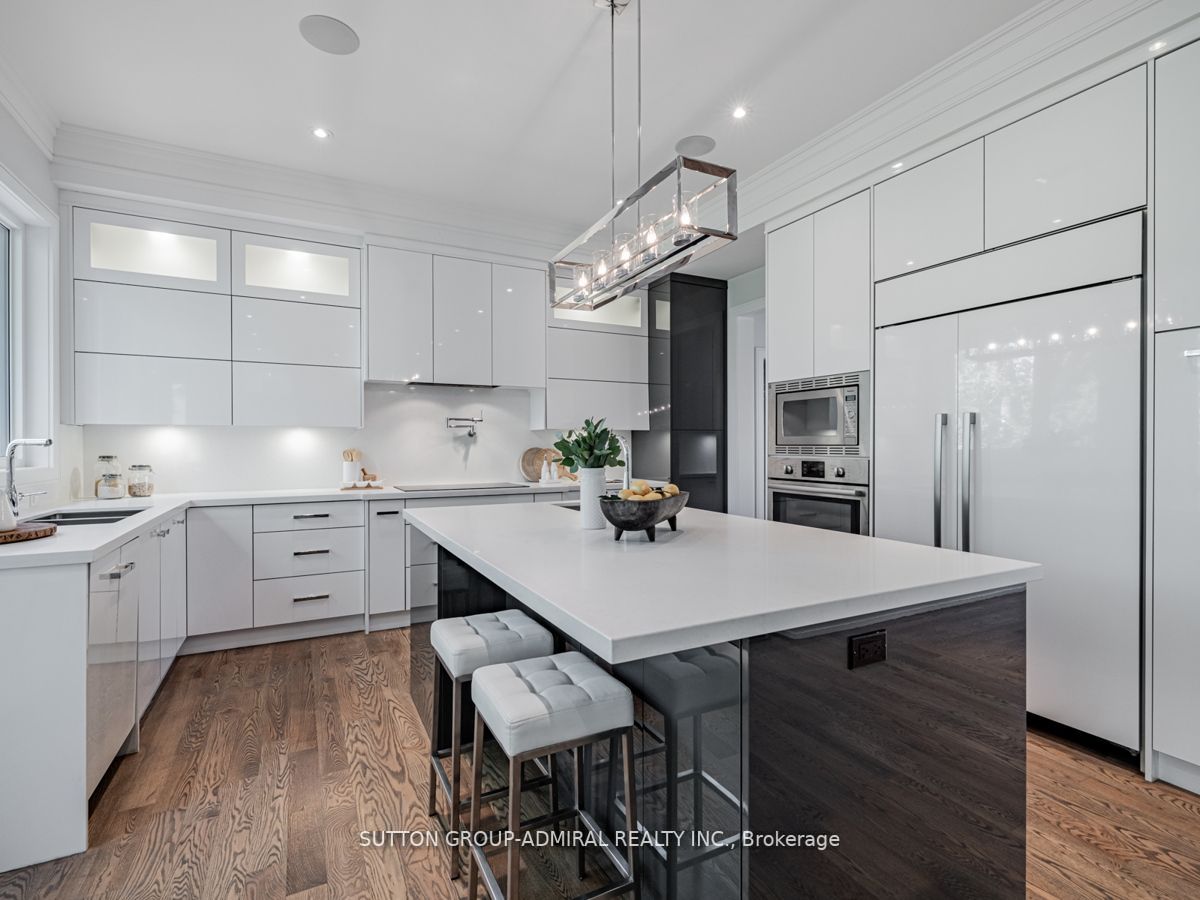 476 Deloraine Ave