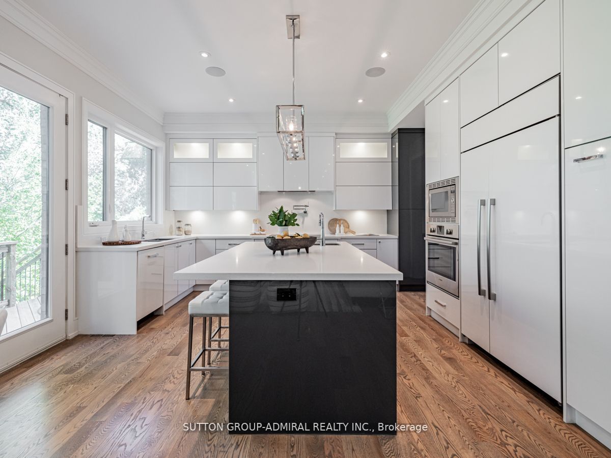 476 Deloraine Ave