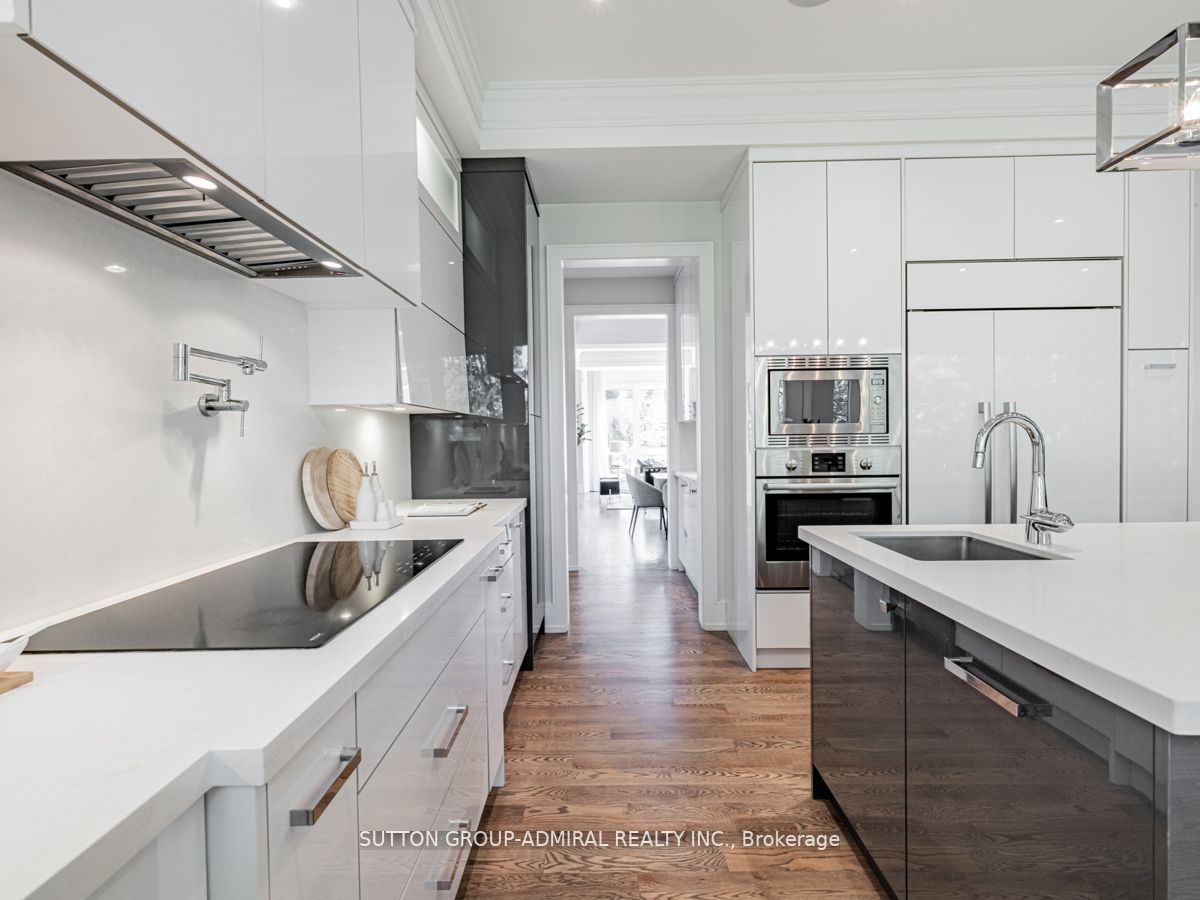476 Deloraine Ave