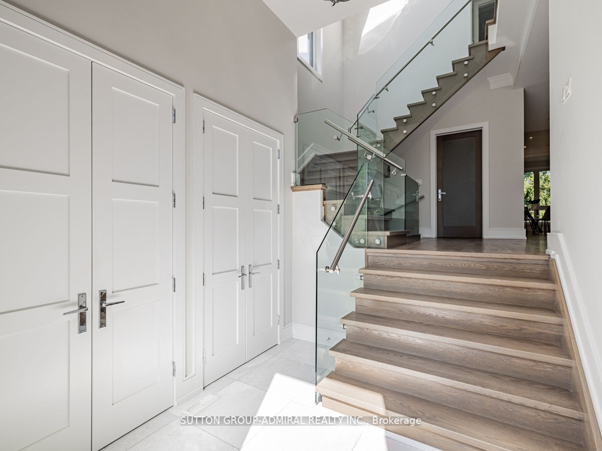 476 Deloraine Ave