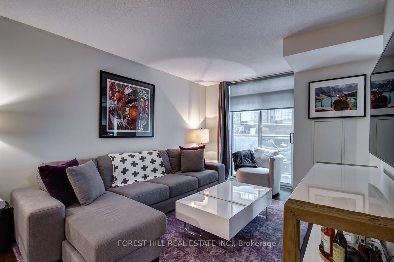 212 Eglinton Ave E, #612