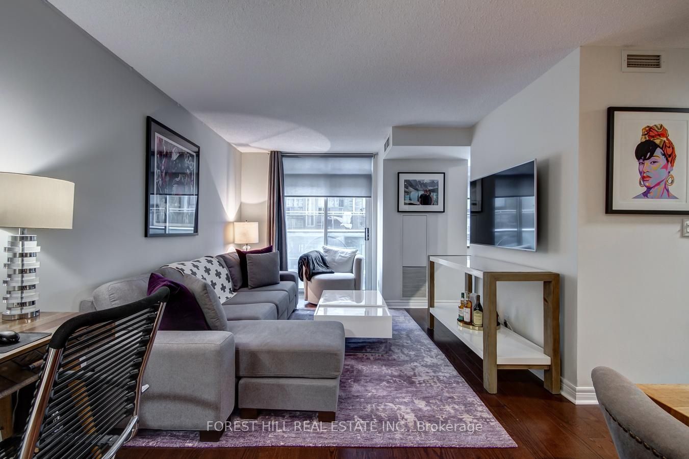 212 Eglinton Ave E, #612
