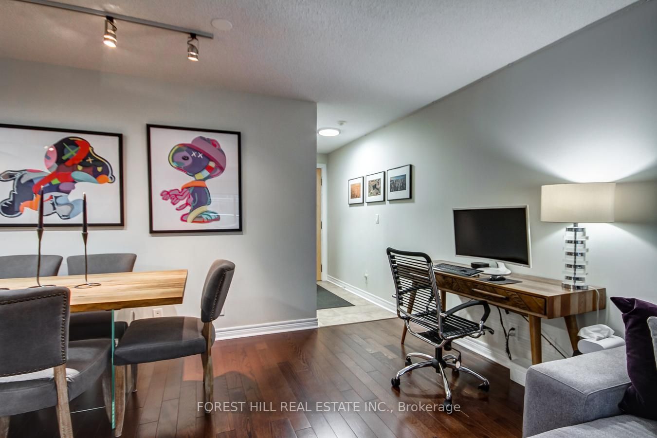 212 Eglinton Ave E, #612