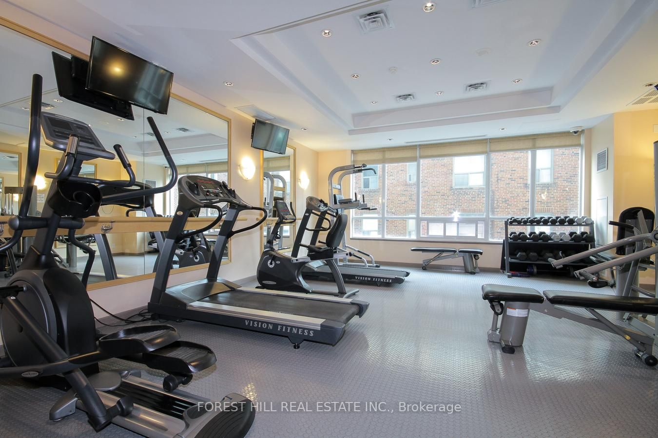 212 Eglinton Ave E, #612