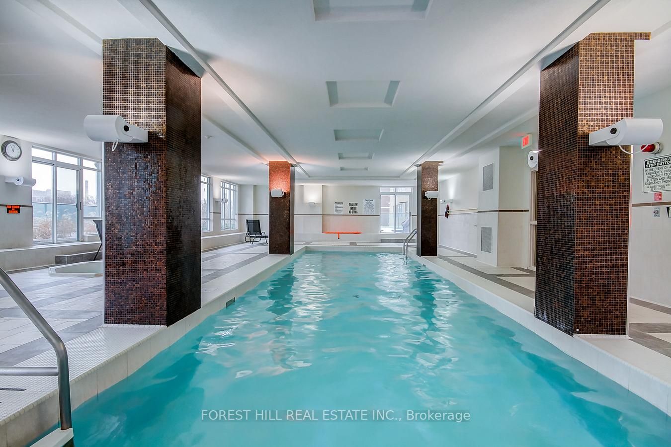212 Eglinton Ave E, #612
