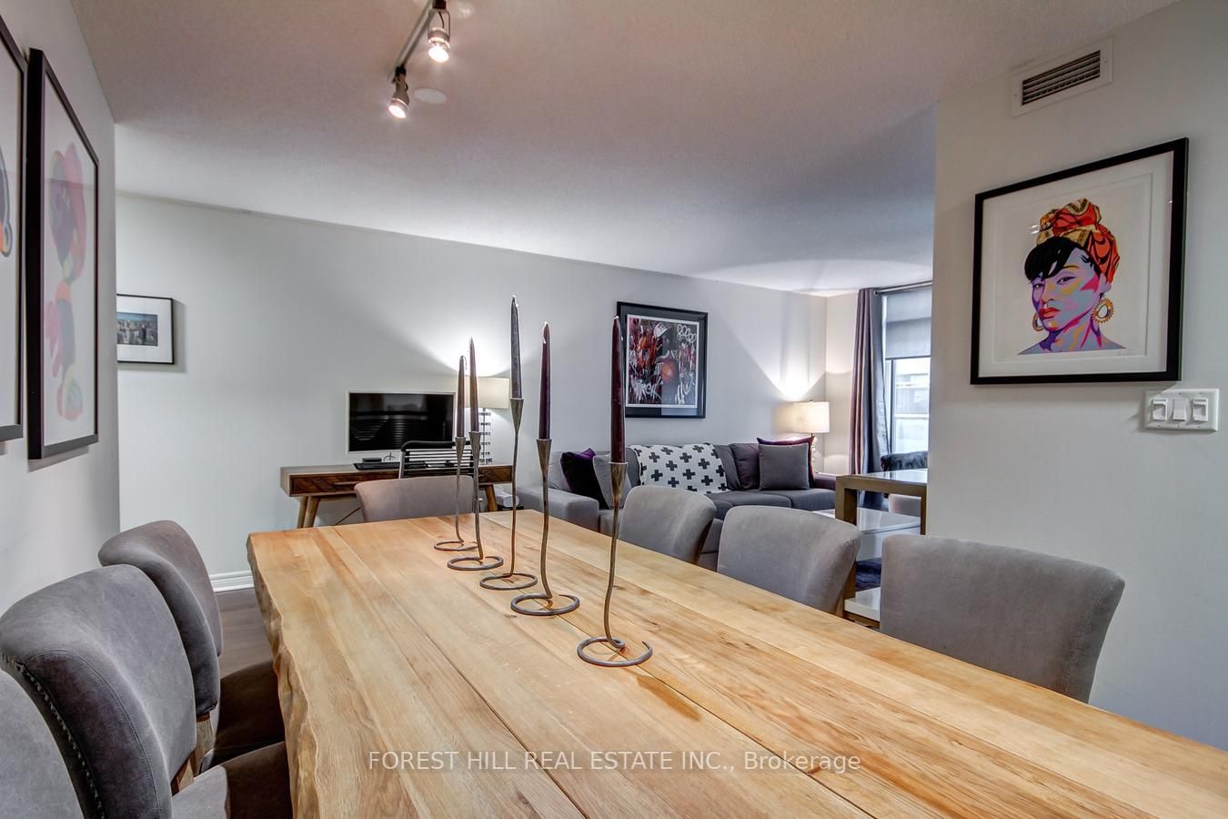 212 Eglinton Ave E, #612