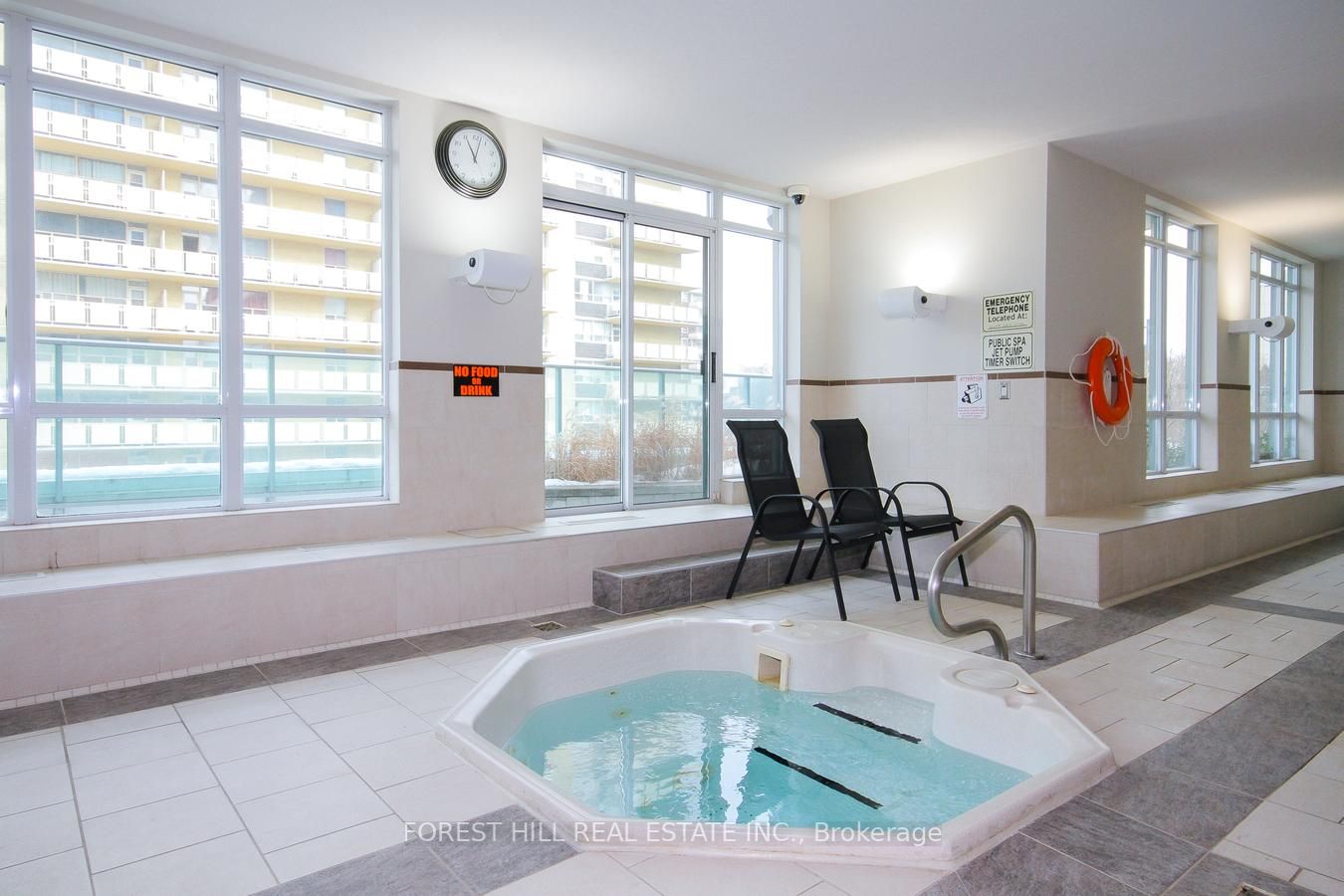 212 Eglinton Ave E, #612