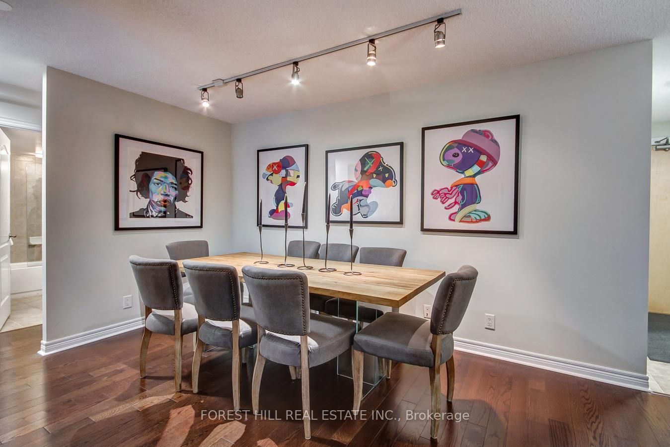 212 Eglinton Ave E, #612