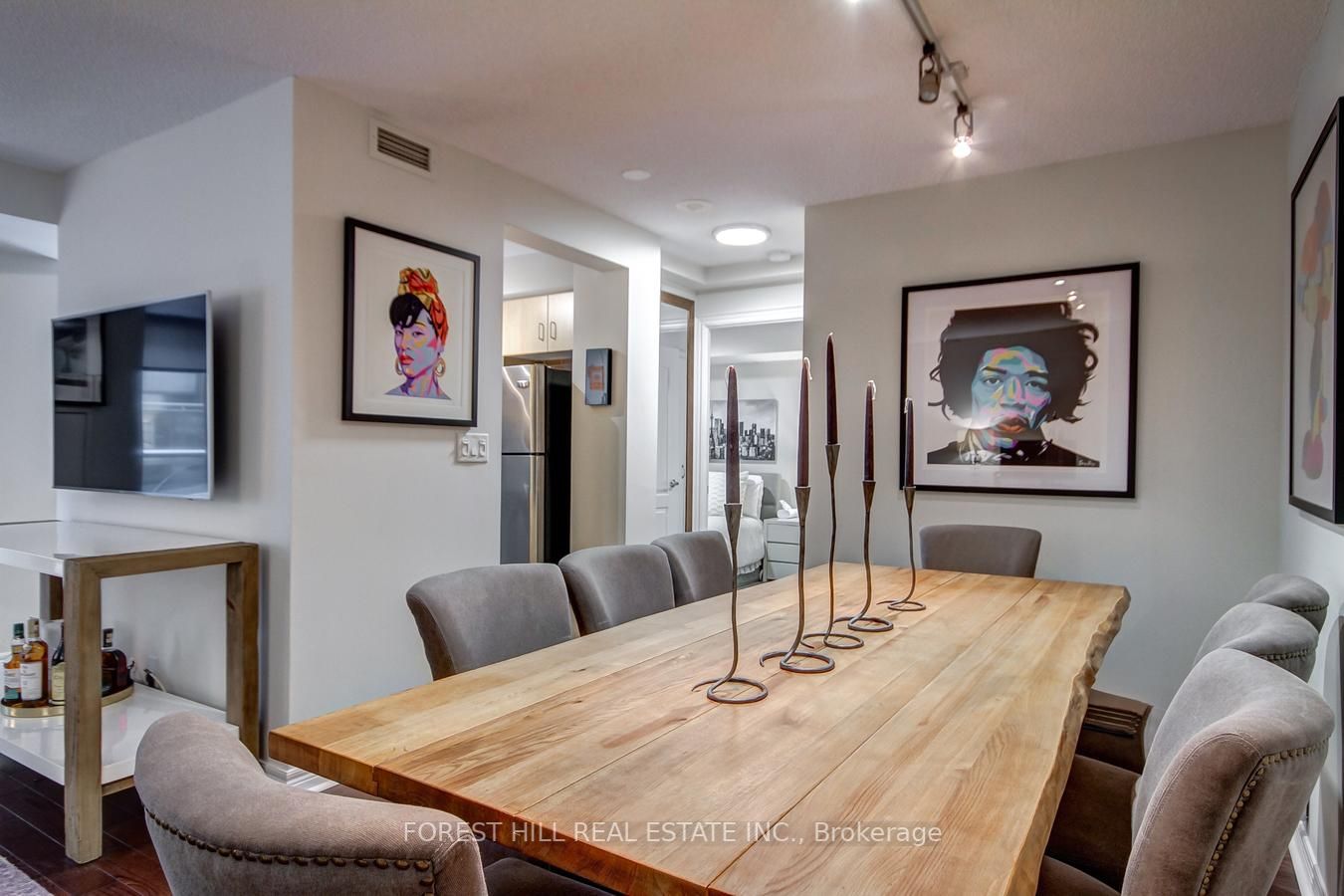 212 Eglinton Ave E, #612