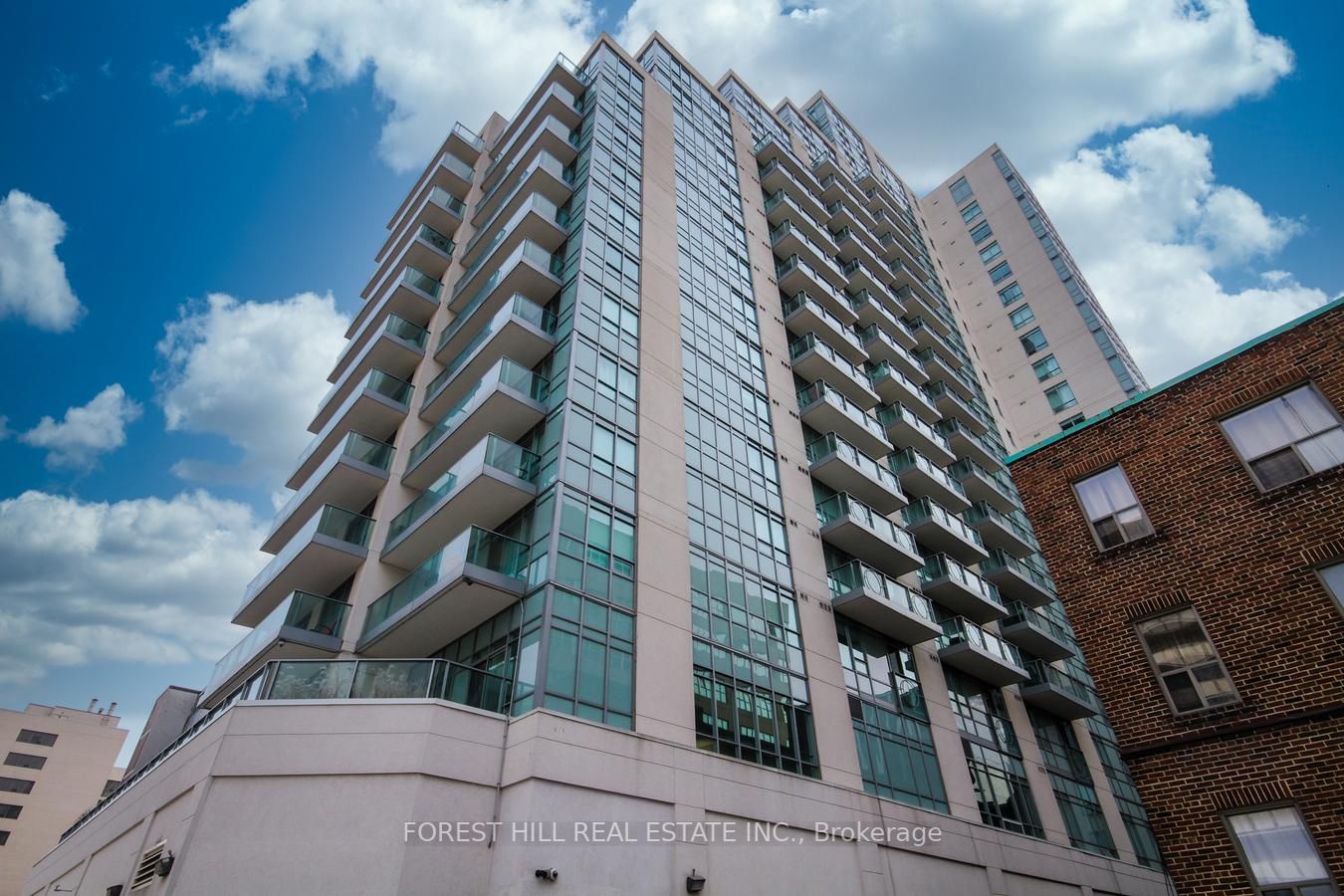 212 Eglinton Ave E, #612