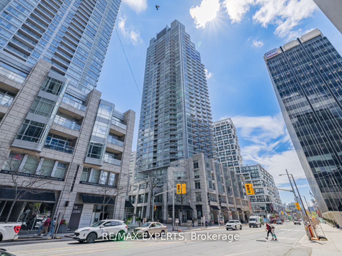 2181 Yonge St, #2212