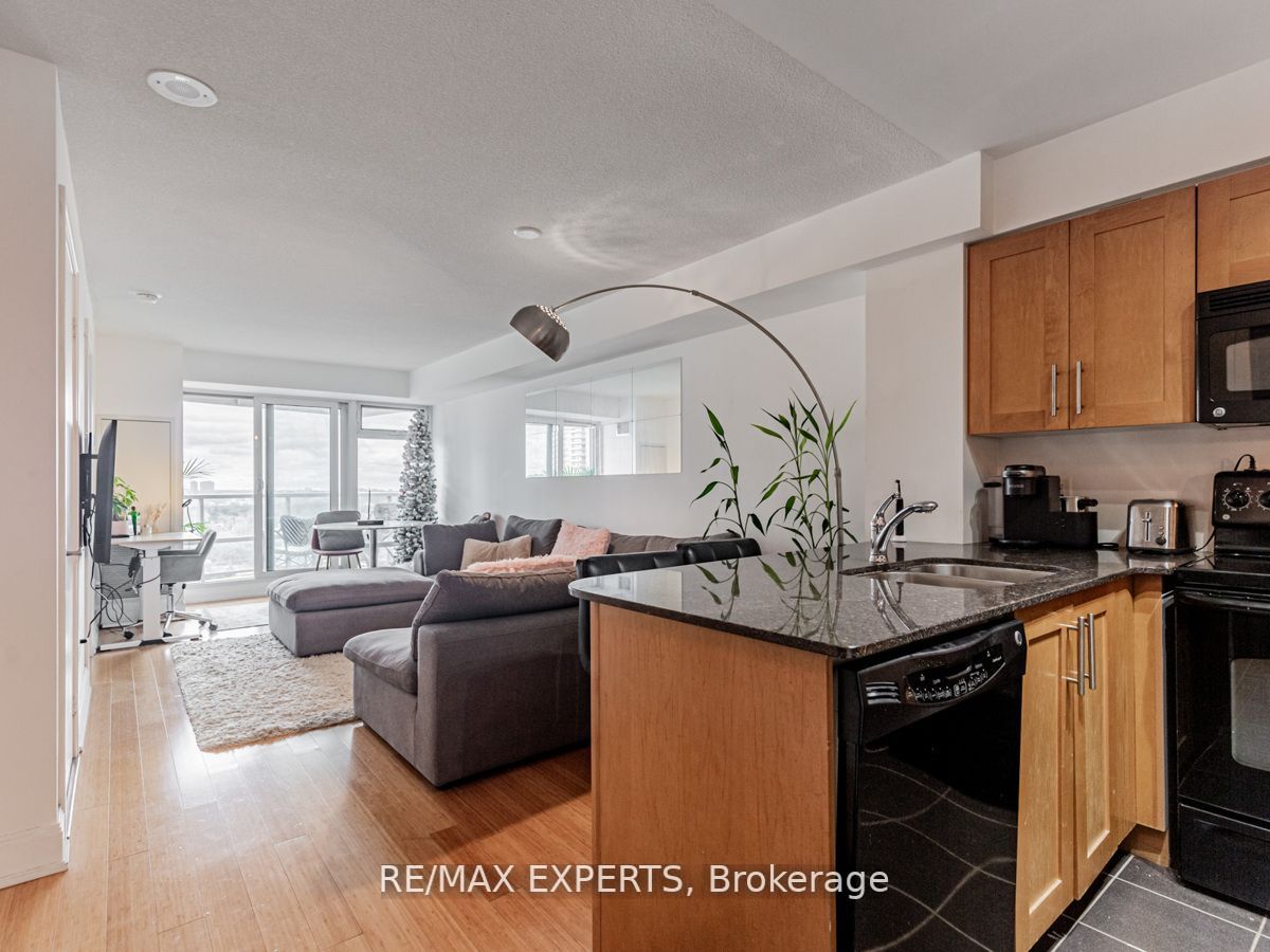 2181 Yonge St, #2212