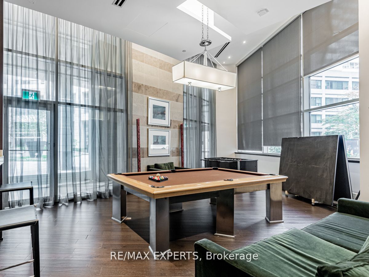2181 Yonge St, #2212