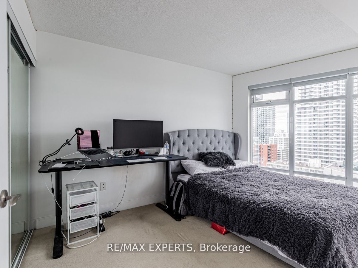 2181 Yonge St, #2212