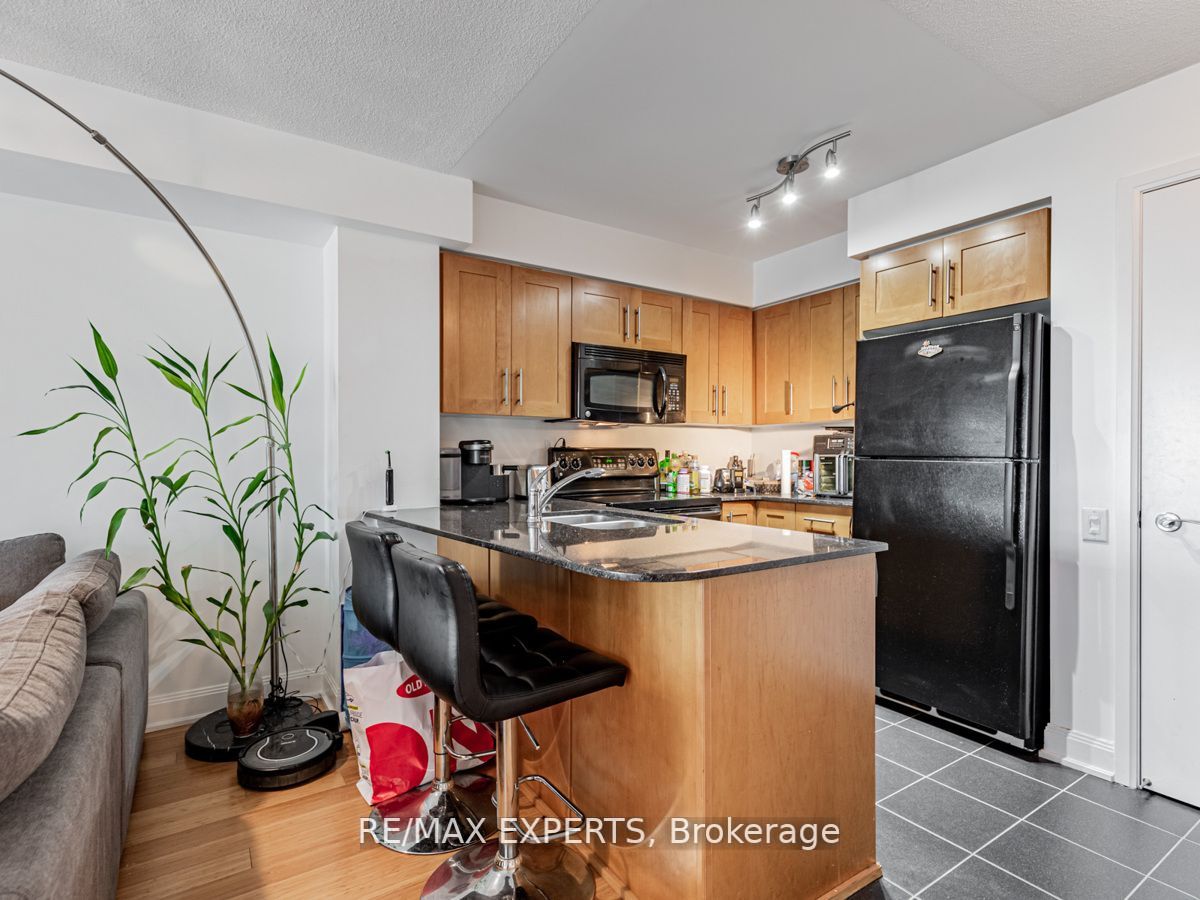 2181 Yonge St, #2212