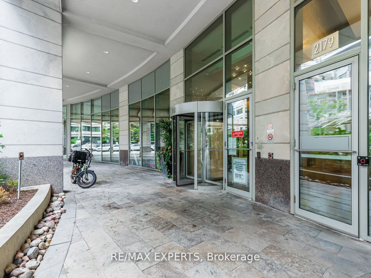2181 Yonge St, #2212