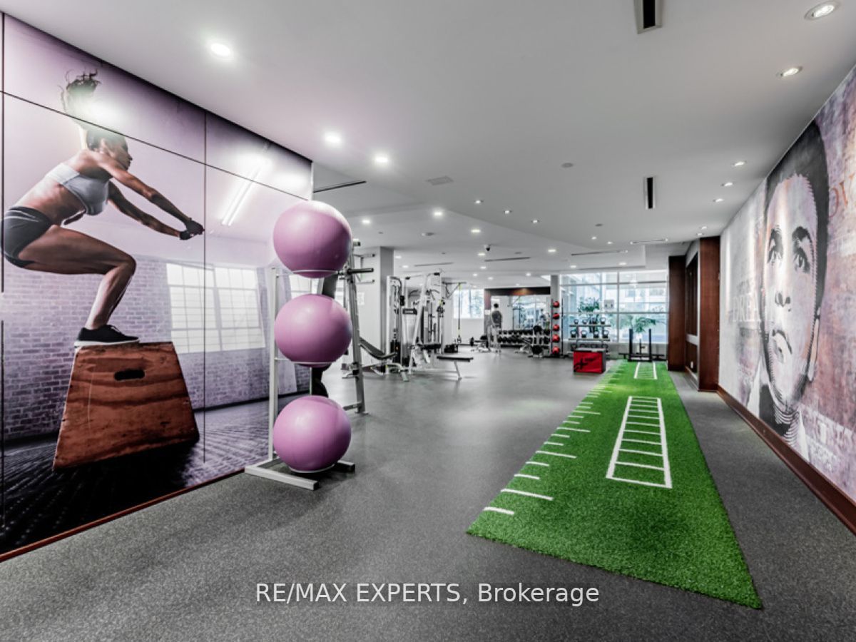 2181 Yonge St, #2212