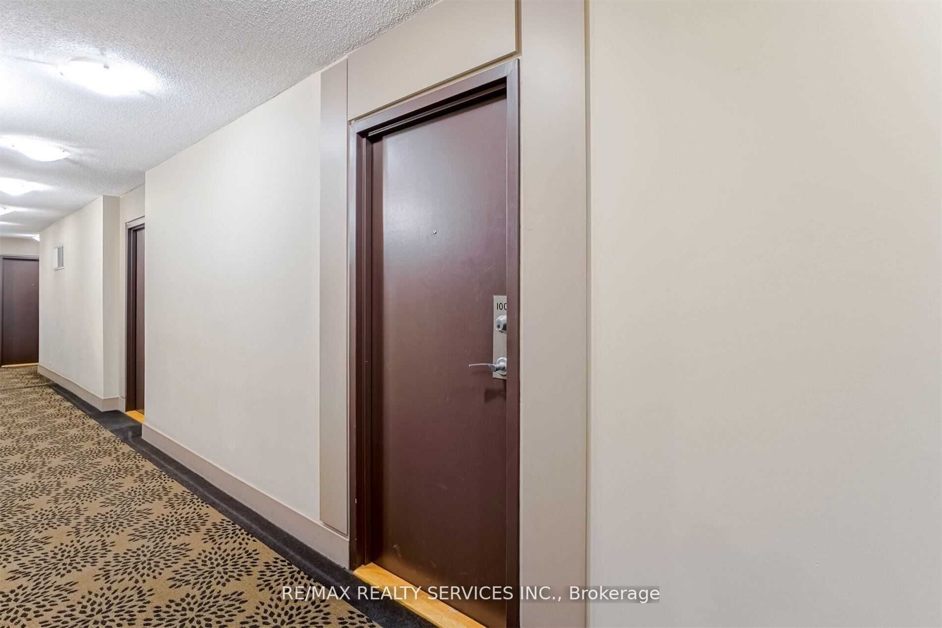 361 Front St W, #1008