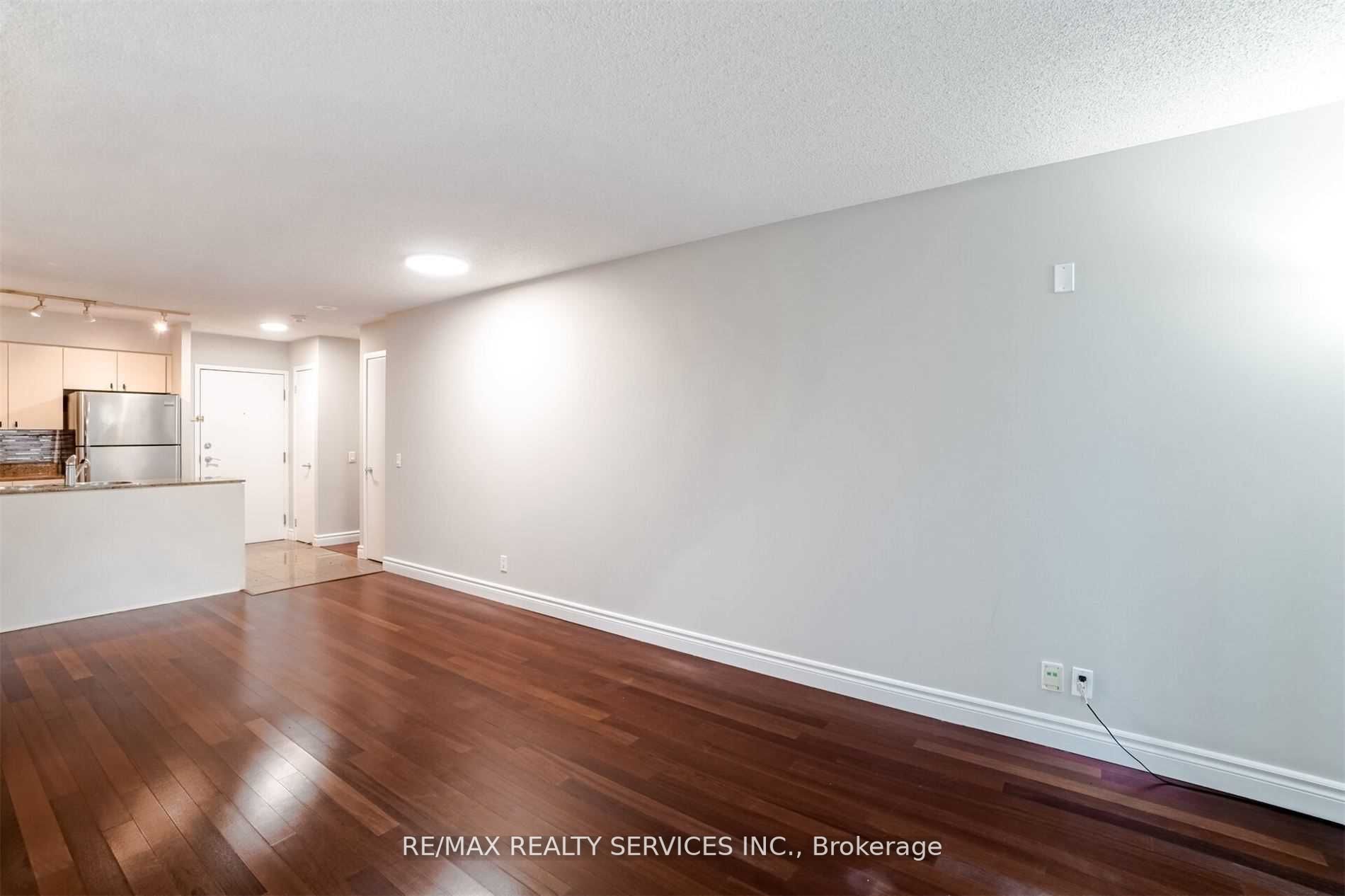 361 Front St W, #1008