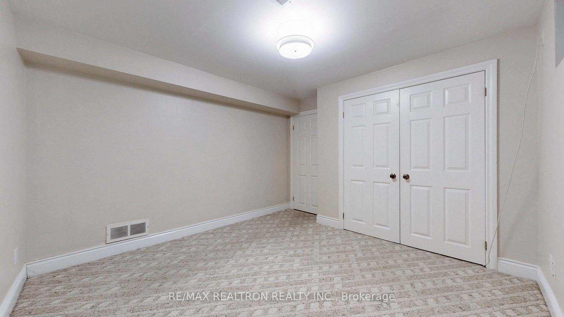 31 Whitelock Cres, ##bsmt