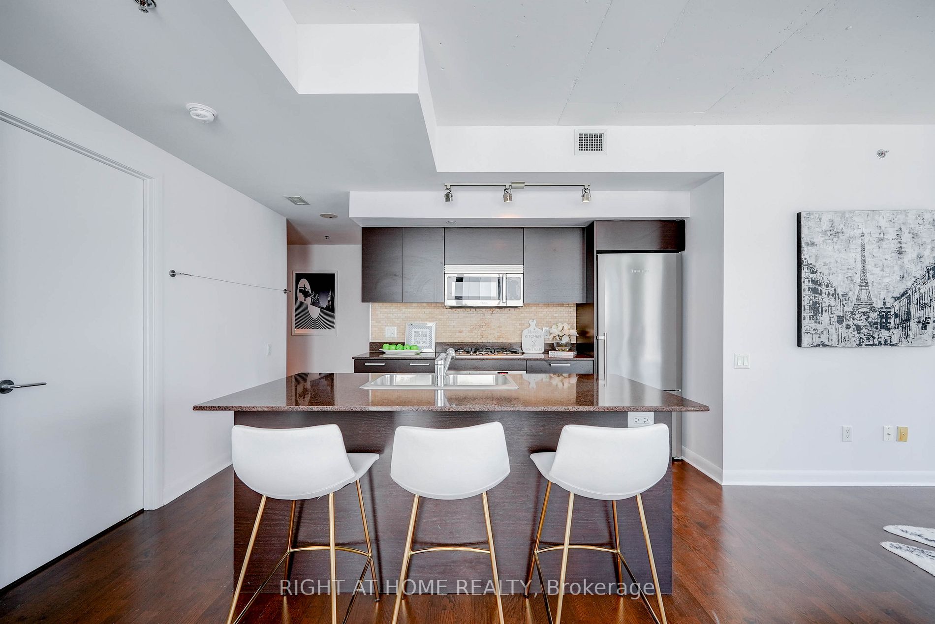 375 King St W, #3007