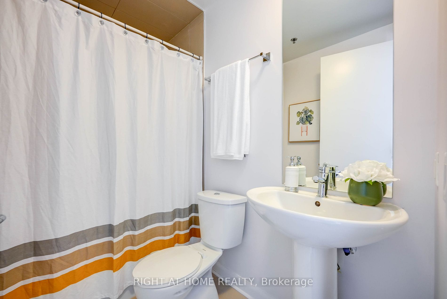 375 King St W, #3007