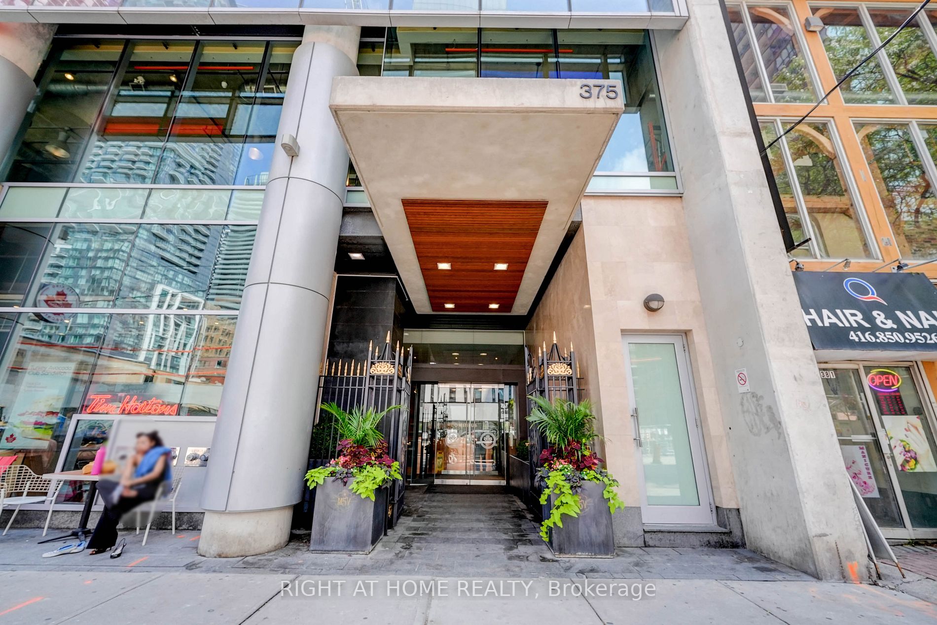 375 King St W, #3007