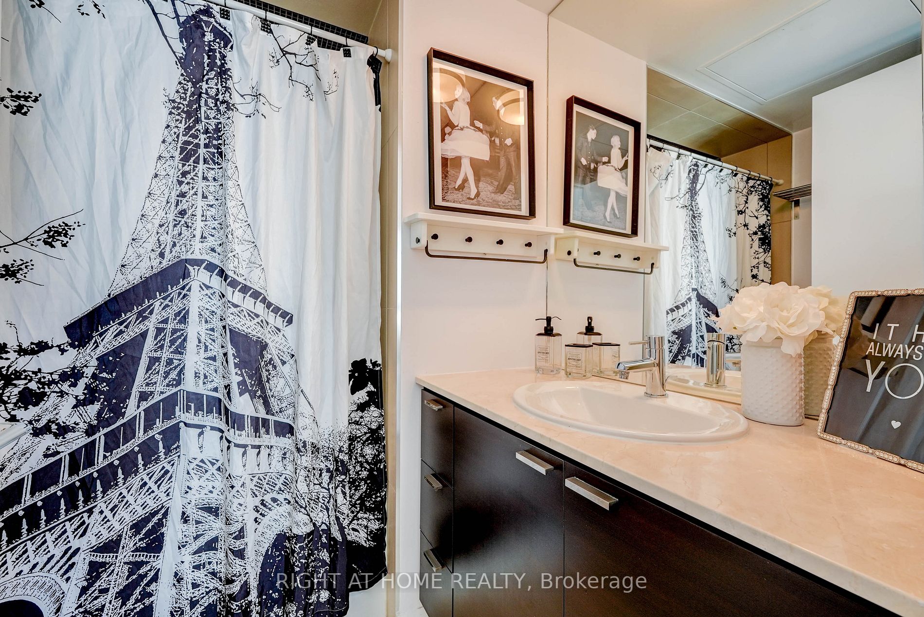 375 King St W, #3007