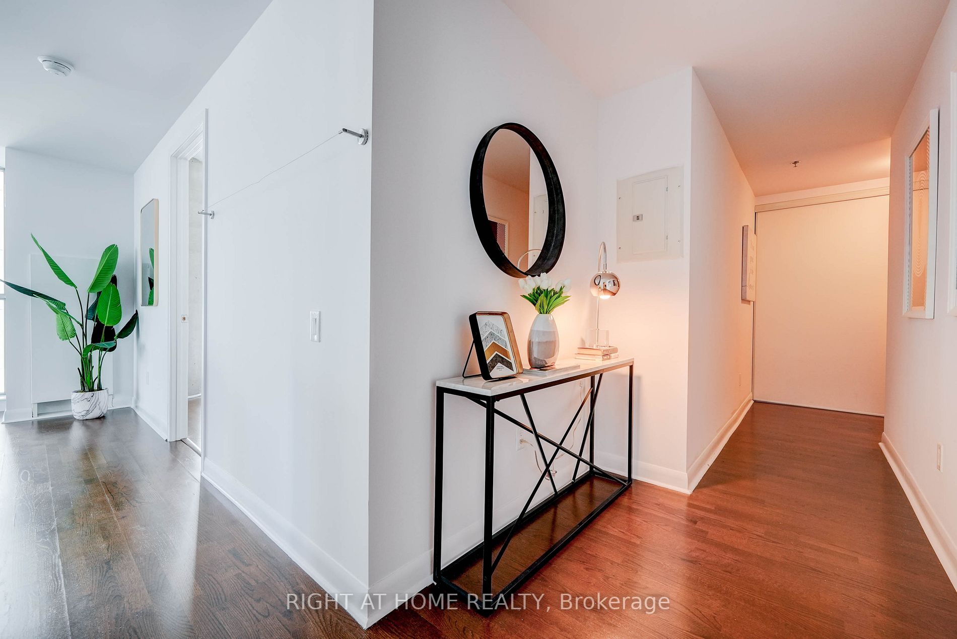 375 King St W, #3007