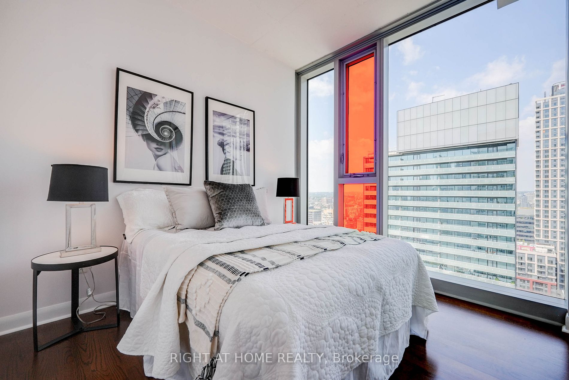 375 King St W, #3007