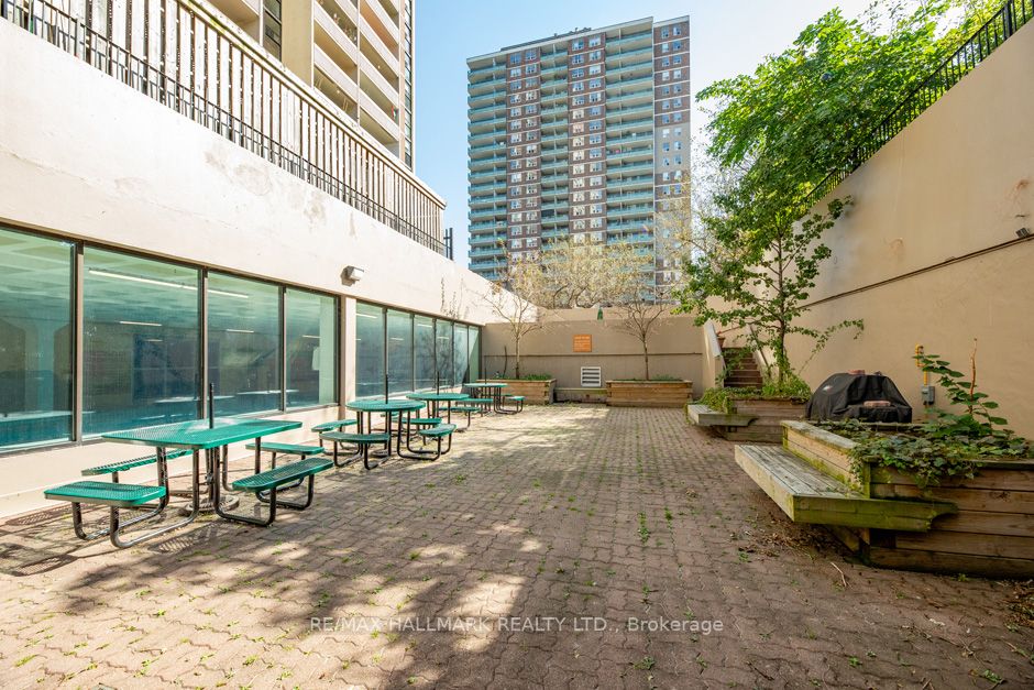 40 Homewood Ave, #1106