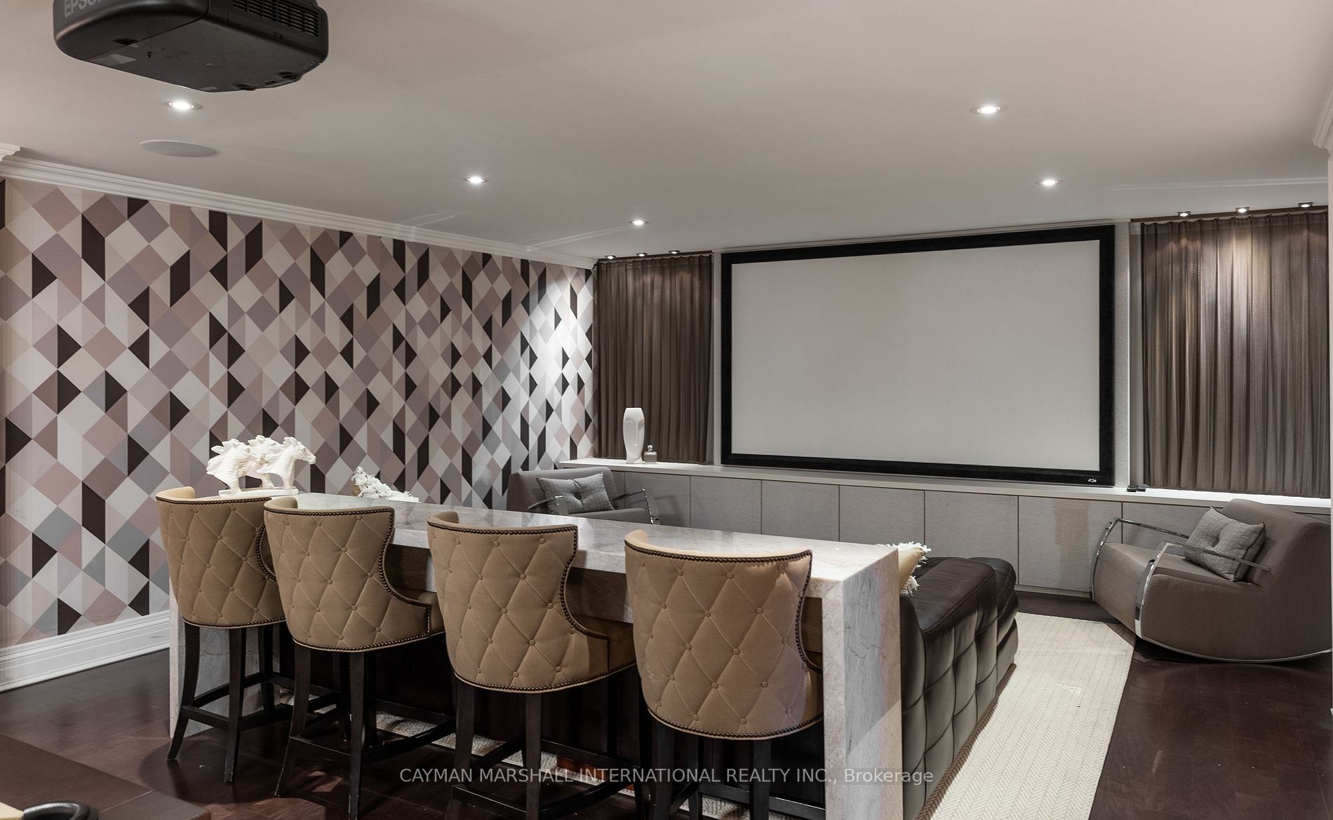 21 Wimpole Dr