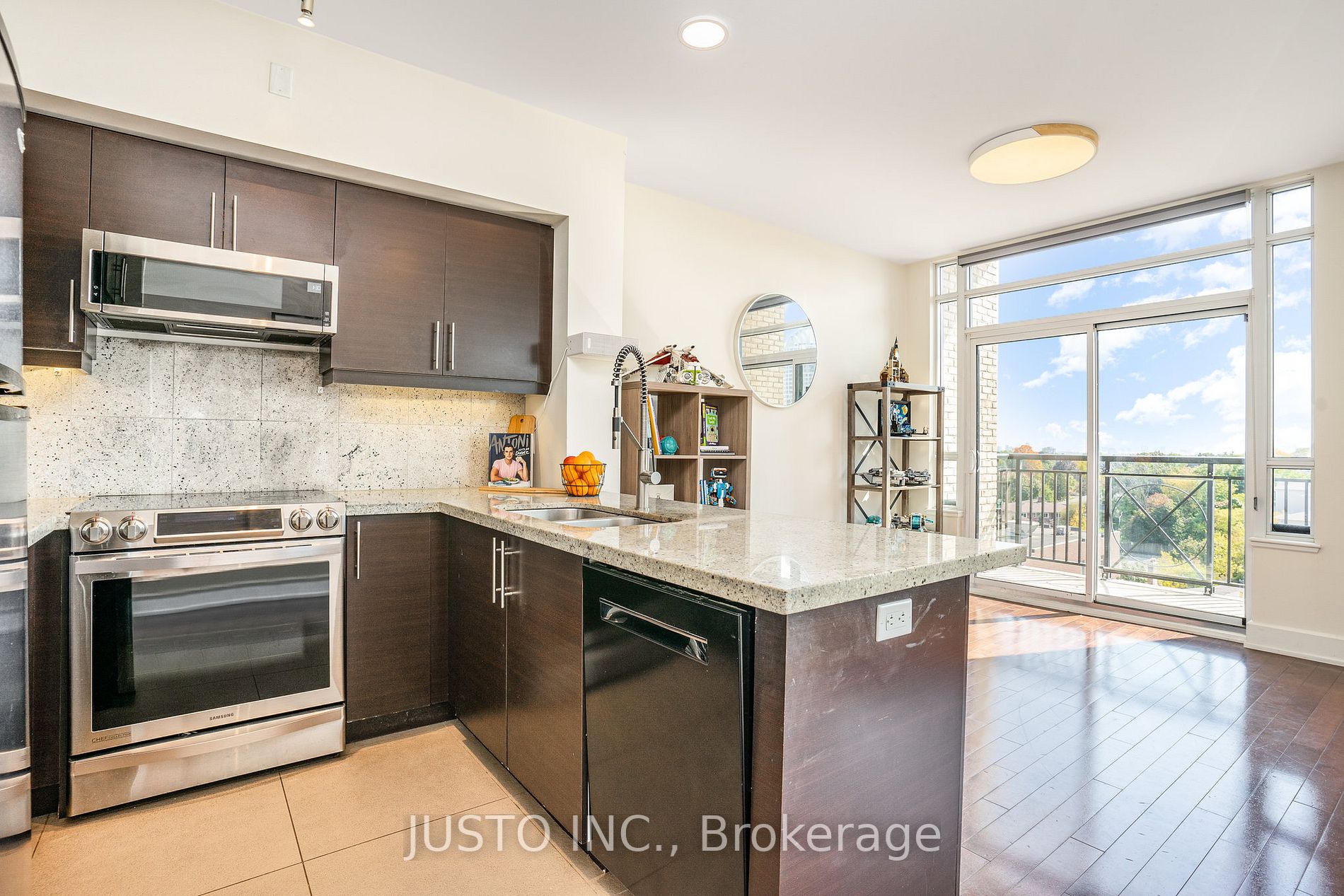 676 Sheppard Ave E, #608