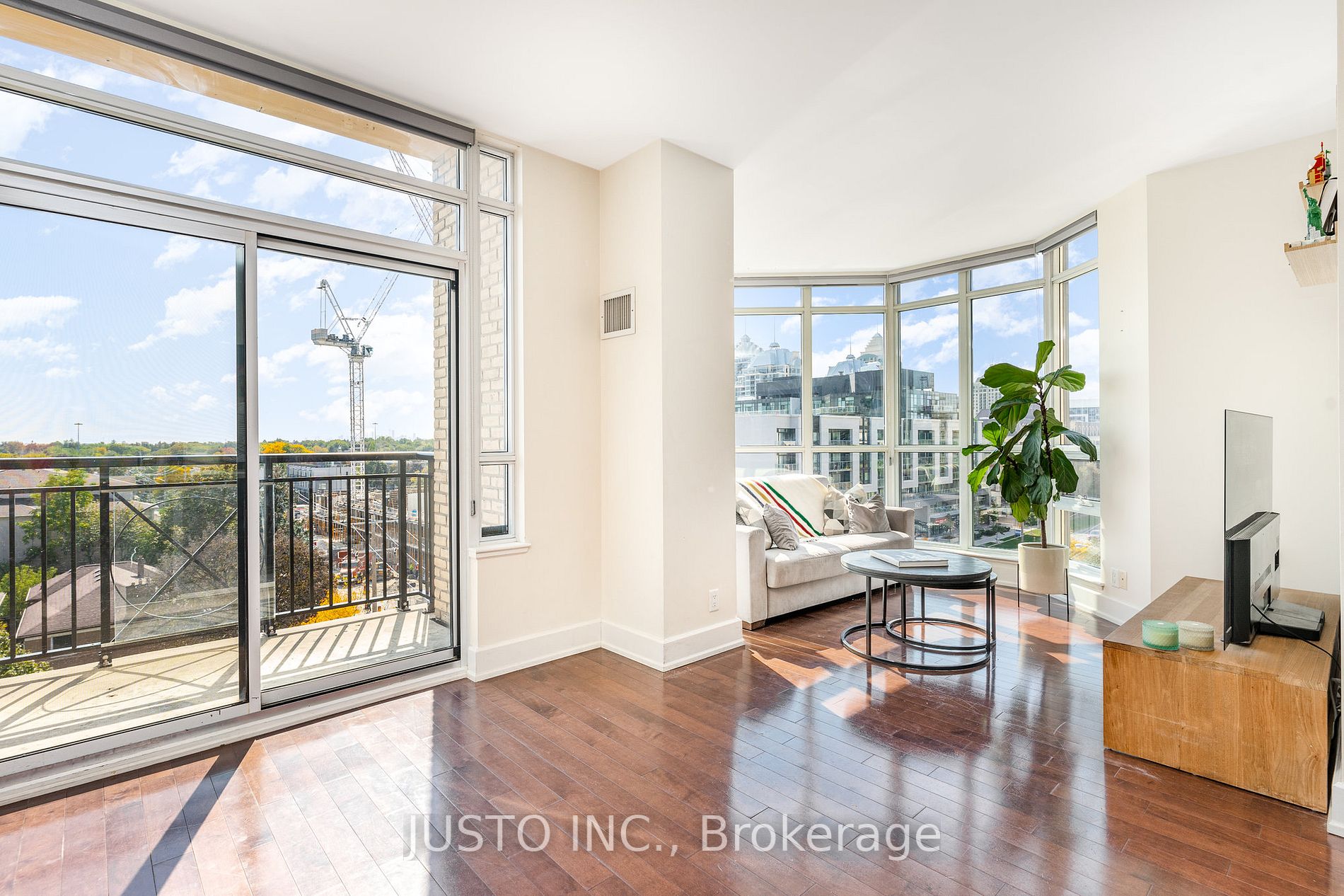 676 Sheppard Ave E, #608
