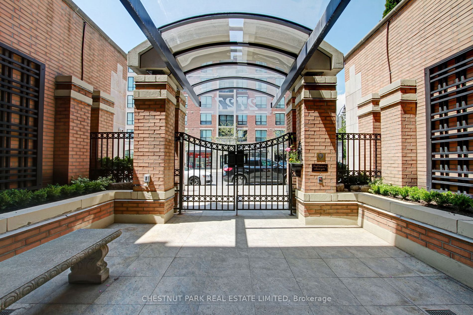 2727 Yonge St, #403