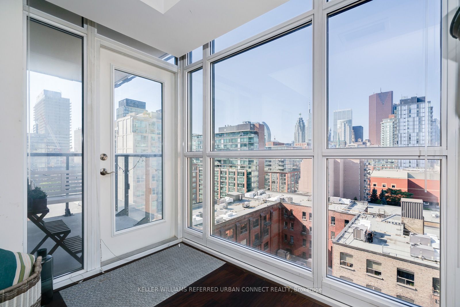 400 Adelaide St E, #1511