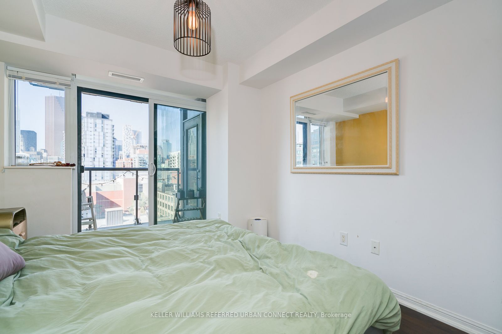 400 Adelaide St E, #1511