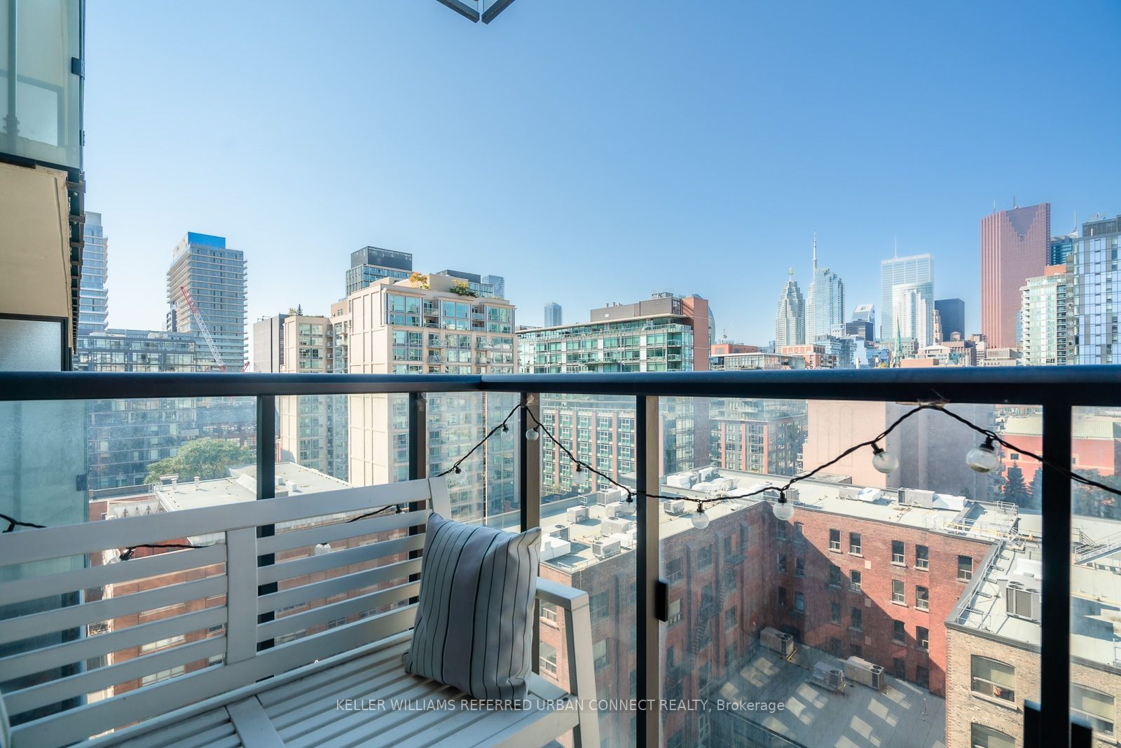 400 Adelaide St E, #1511