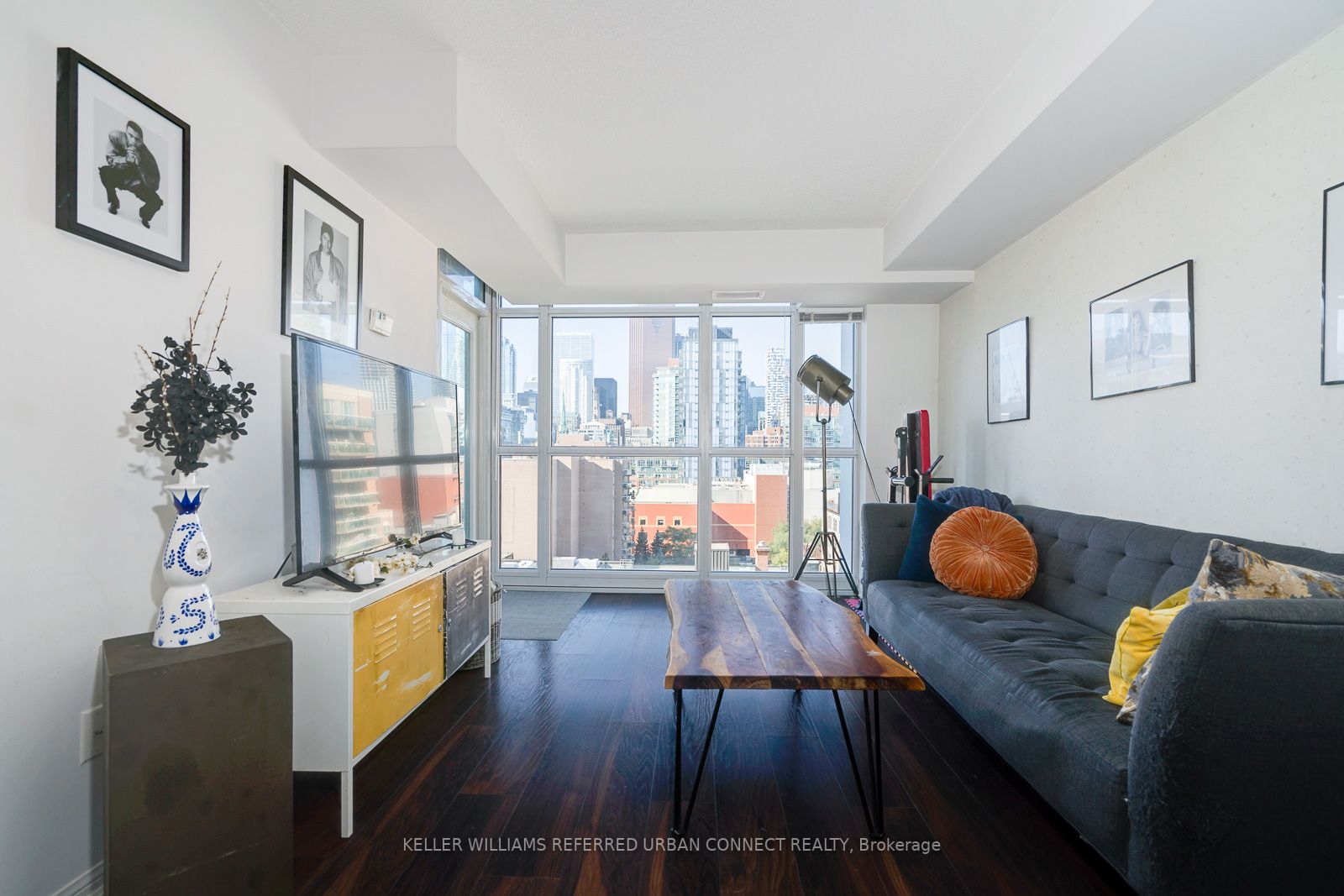 400 Adelaide St E, #1511