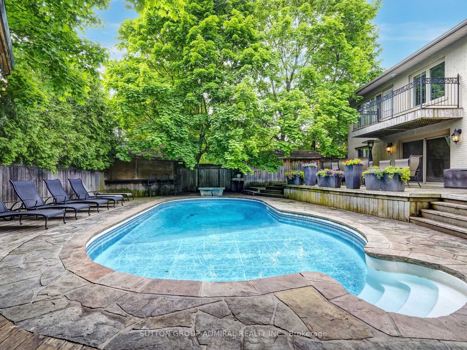51 Blue Forest Dr