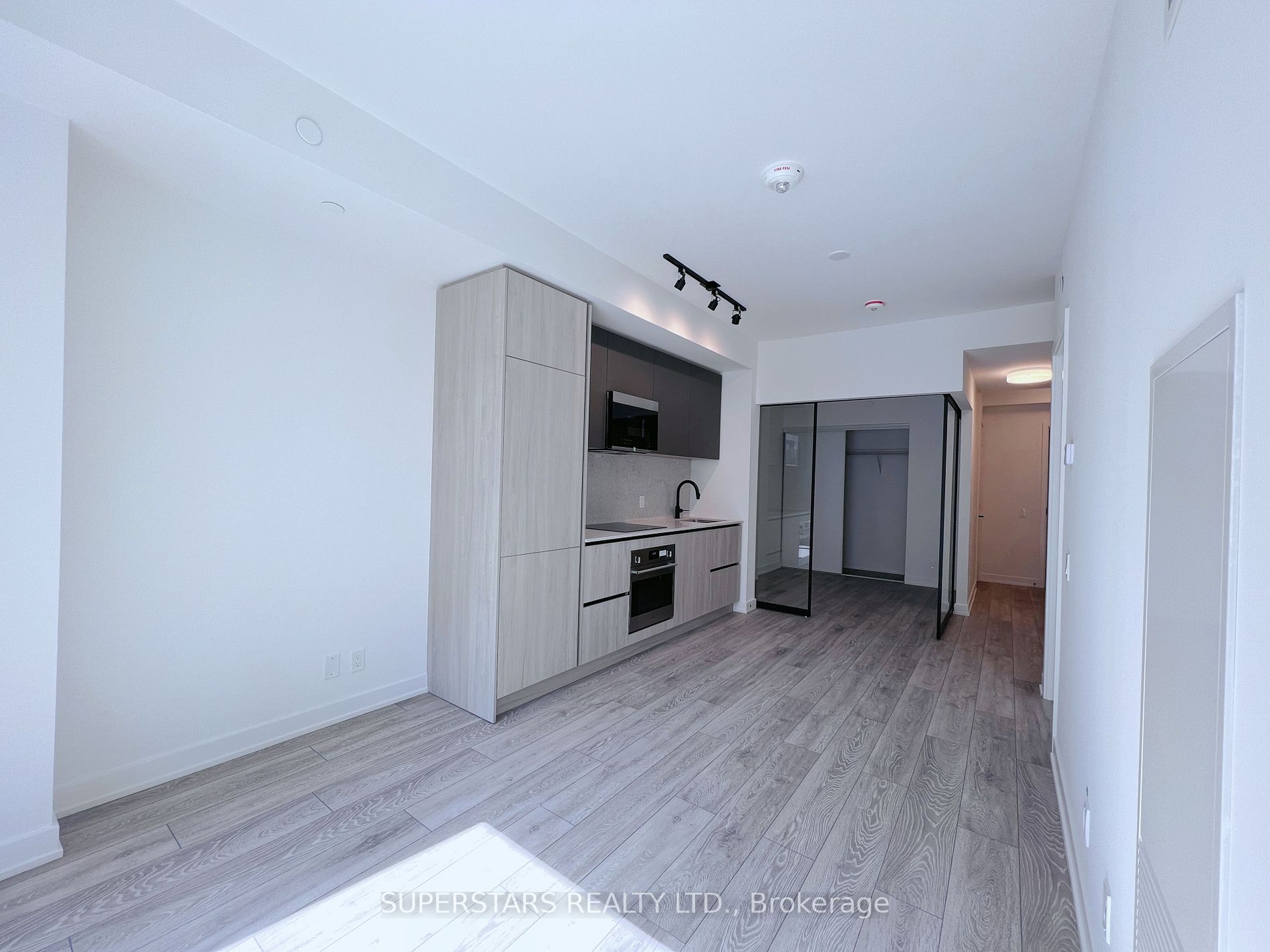 108 Peter Street, #1110